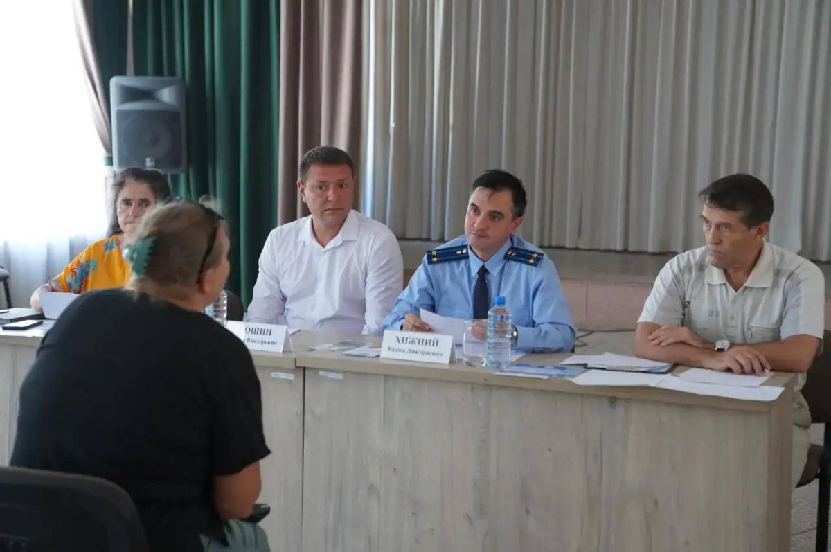 Прокуратурой Приморско-Ахтарского района проведен прием членов семей участников СВО в удаленном населенном пункте п. Ахтарском