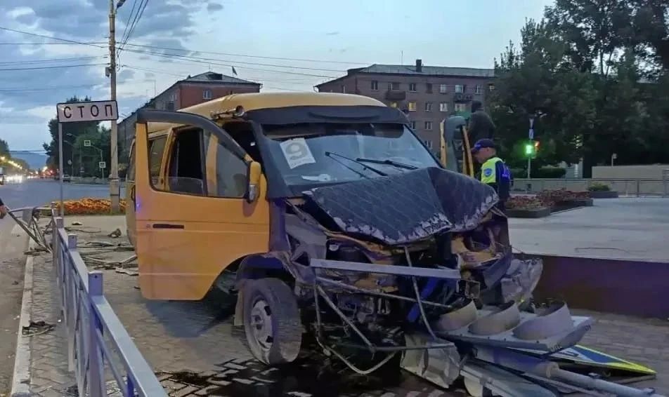 Пять человек сбил водитель маршрутки на пешеходном переходе в Туве