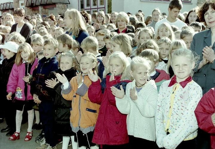 Перед 1 сентября родителям школьников стали высылать сомнительные электронные дневники, приложения с расписанием уроков и оценками