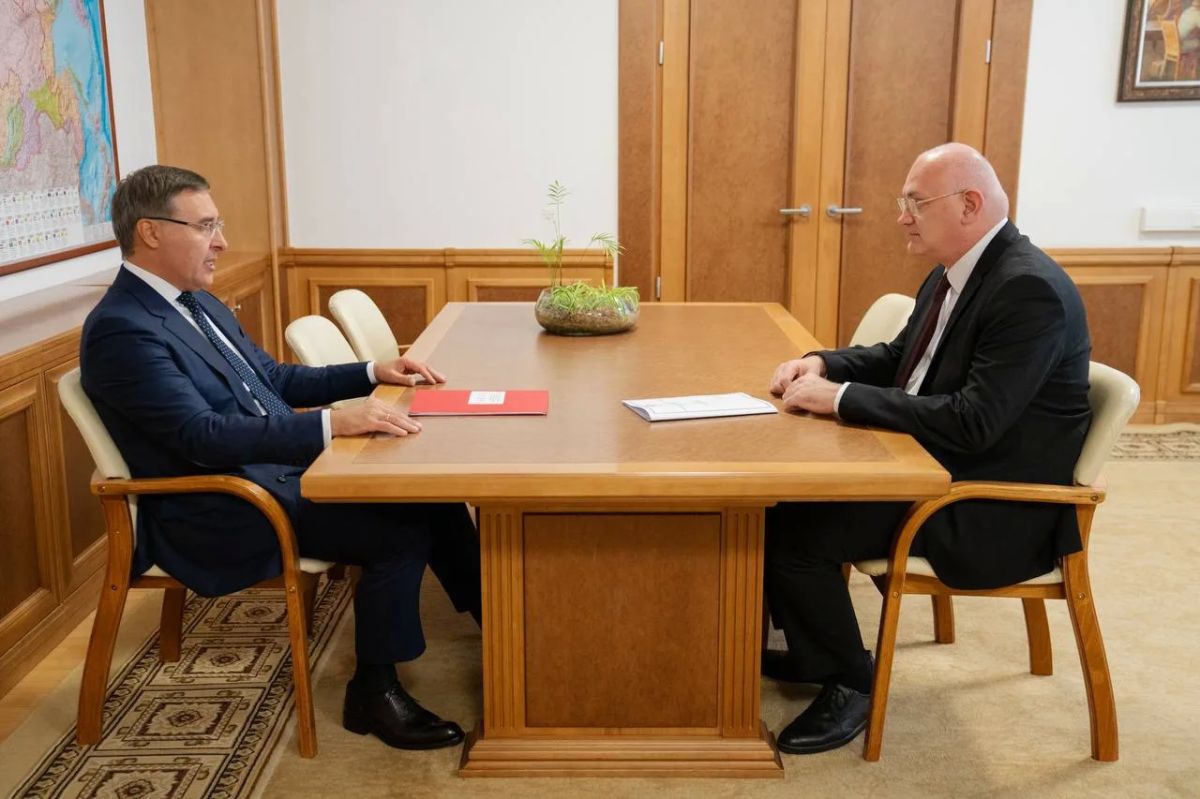 Валерий Фальков провел рабочую встречу с исполняющим обязанности директора Института океанологии им. П.П. Ширшова РАН Романом Горбуновым