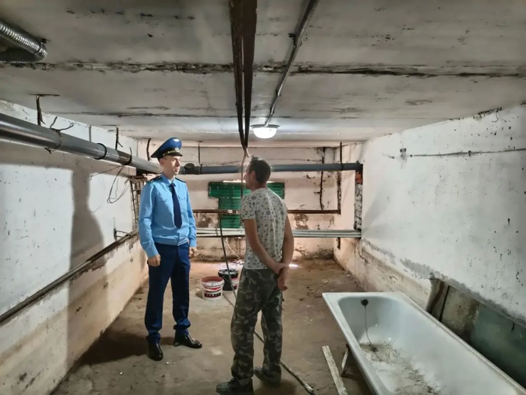Руководством прокуратуры Брюховецкого района проведено выездное обследование многоквартирных домов, в которых проводится капитальный ремонт
