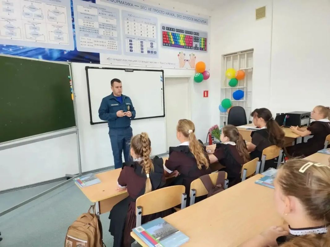 Важный урок от пожарного для школьников