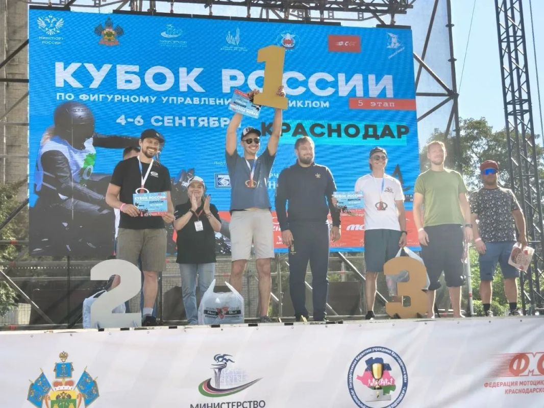 Иван Аникин из Сочи - серебряный призёр этапа Кубка России по фигурному управлению мотоциклом