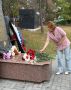 Новороссийск скорбит: В сквере имени А.Н. Рыбнева организован стихийный мемориал