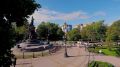 Евгений Наумов посетил театрализованный флешмоб к 130-летию начала возведения памятника Екатерине Великой