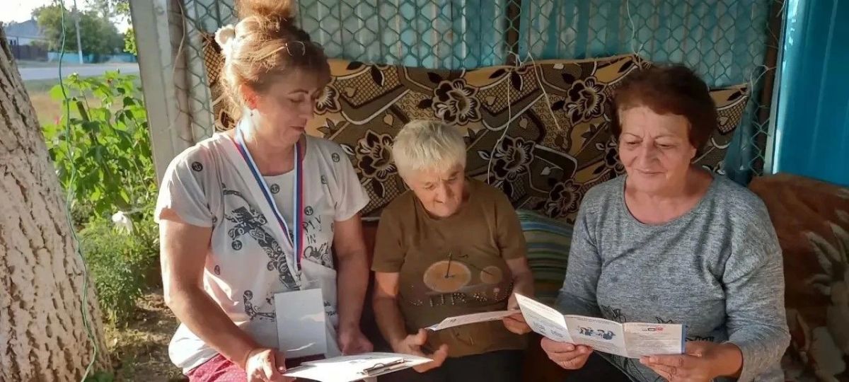 Члены участковых избирательных комиссий продолжают проводить адресное информирование избирателей о предстоящих выборах депутатов Государственной Думы Федерального Собрания Российской Федерации девятого созыва