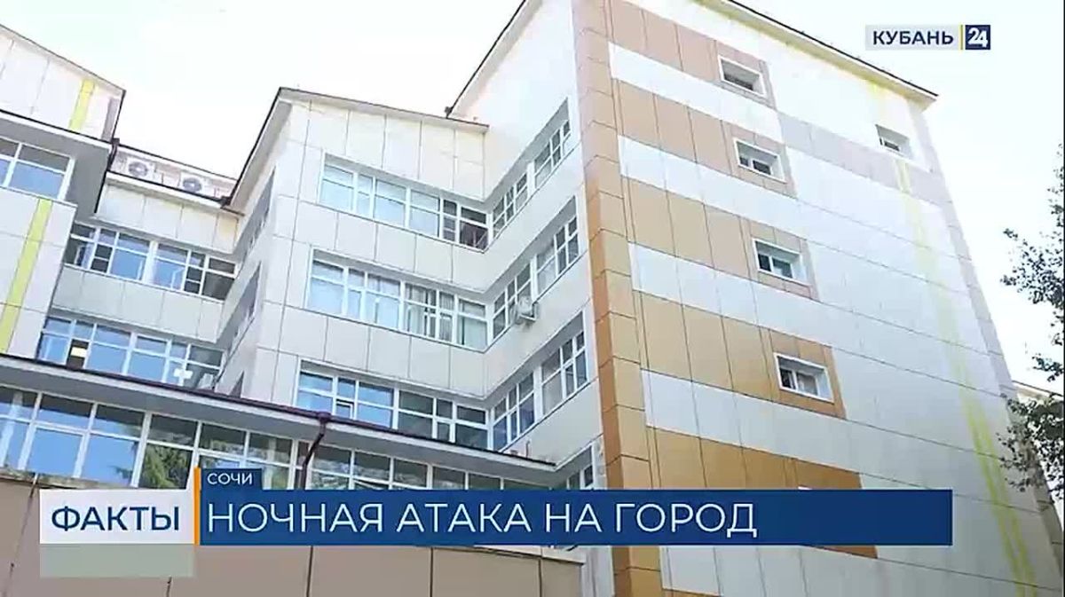 Коснулось прямо рядом со мной, уши заложило