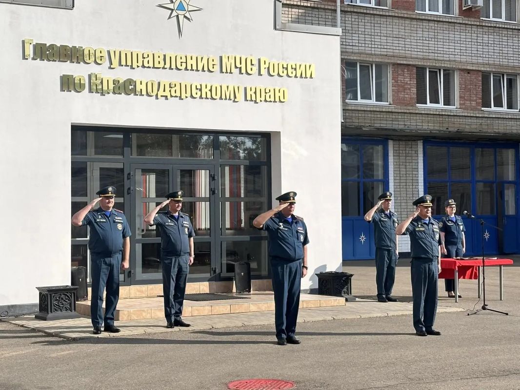 В Главном управлении МЧС России по Краснодарскому краю состоялось торжественное построение