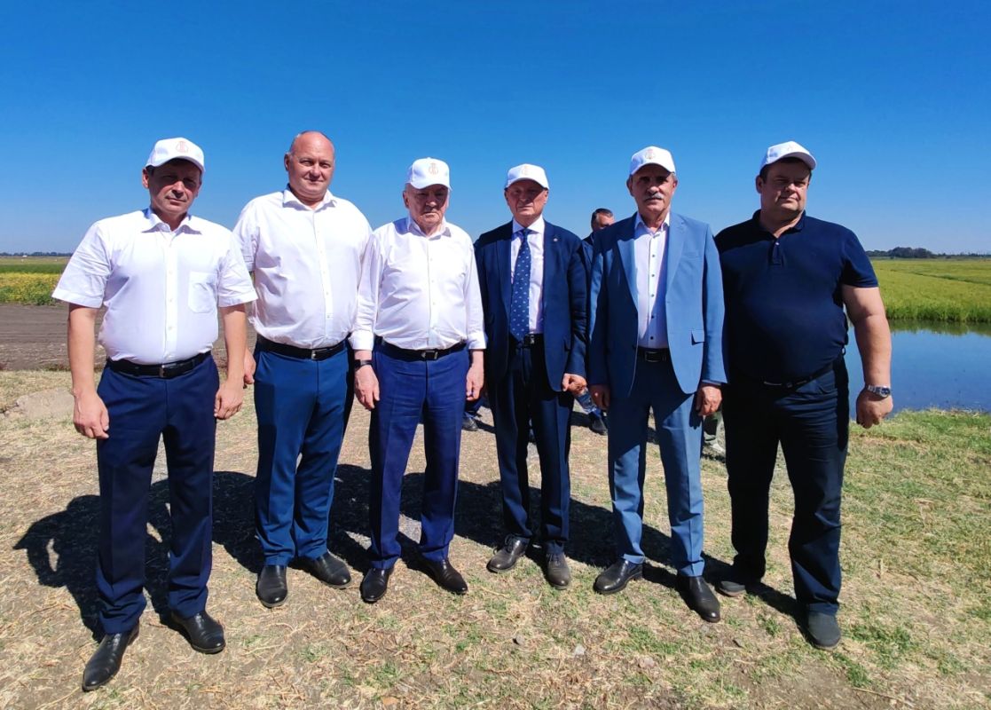 На Дне поля риса в Краснодаре обсудили особенности уборки урожая в условиях нынешнего года