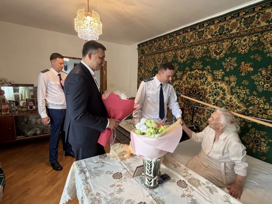 Первый заместитель прокурора края поздравил со 101-летием ветерана Великой Отечественной войны