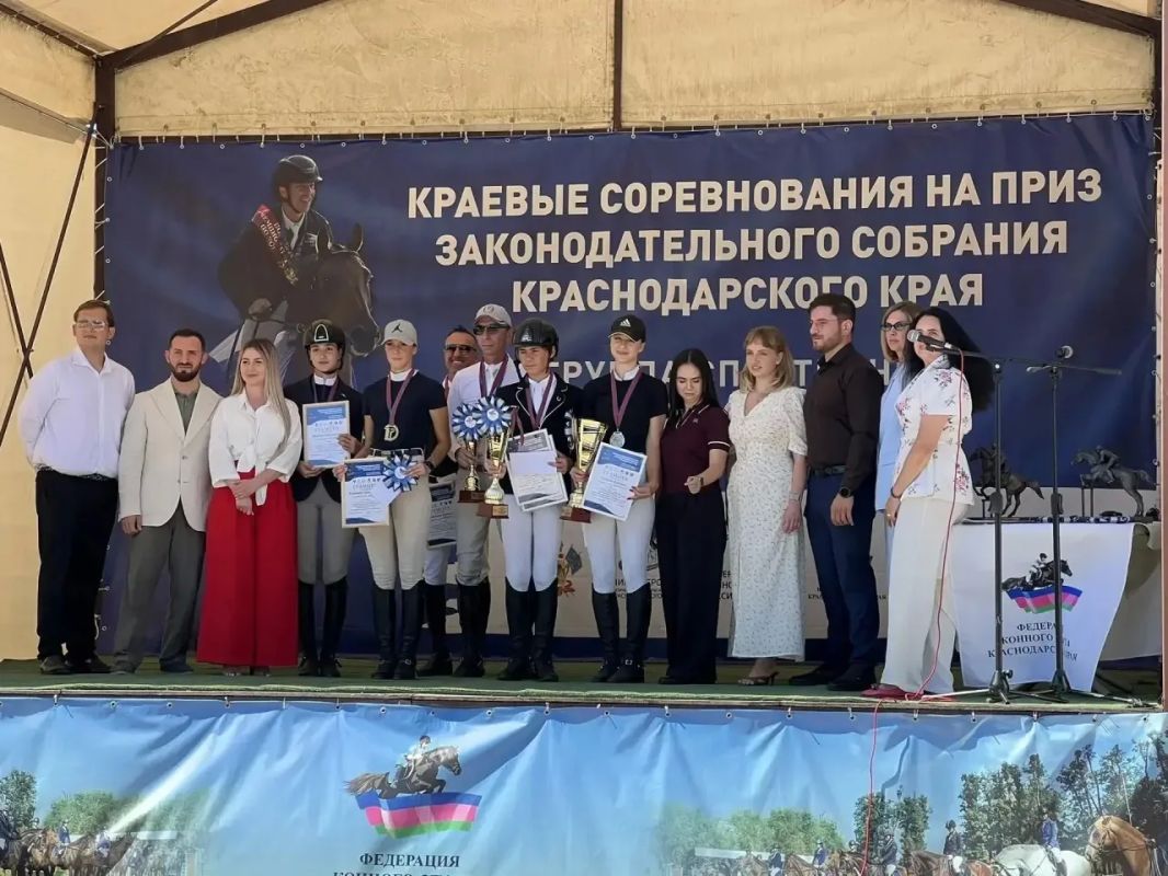 Команда Геленджика по конному спорту привезла 14 медалей с краевых стартов