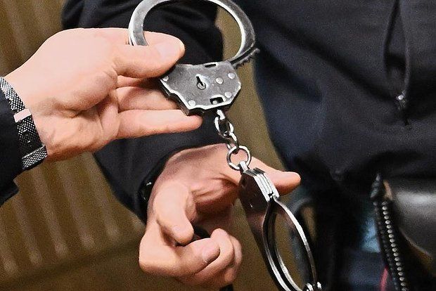 Жительнице Лабинска дали 8 лет за вымогательство у насиловавшего ее дочь педофила