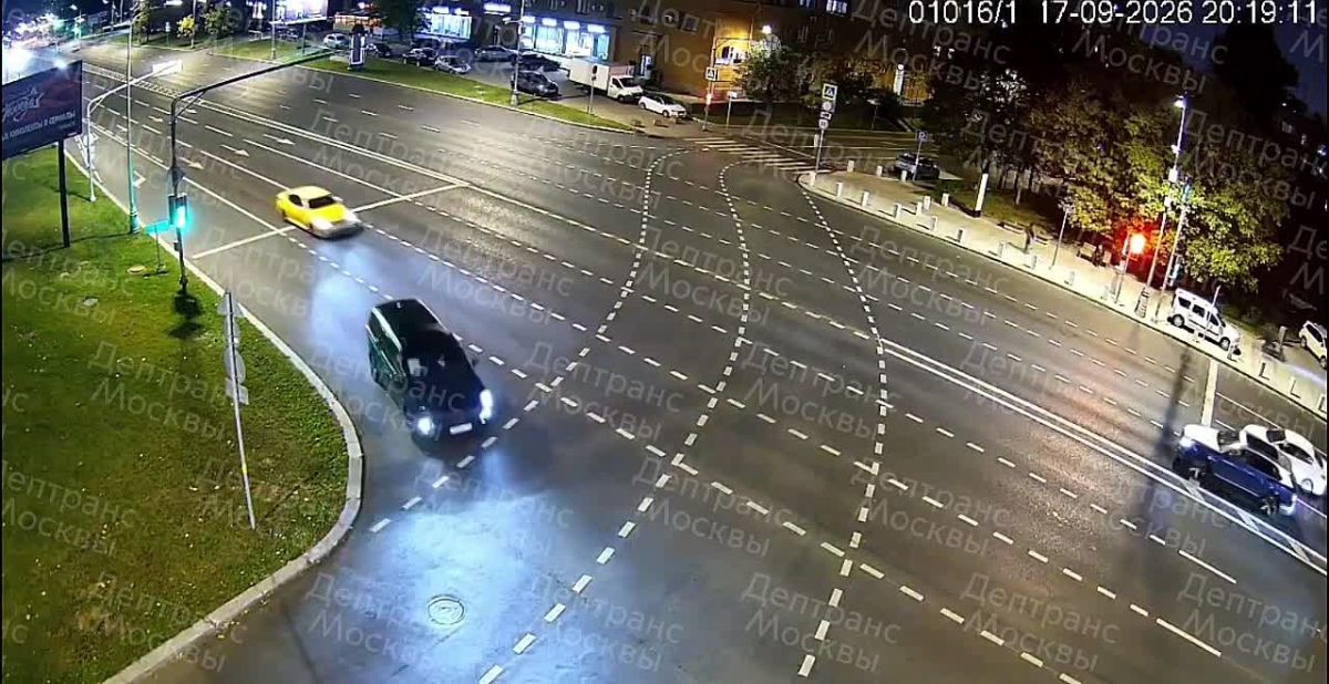 Момент смертельного ДТП с мотоциклом и «Бентли»