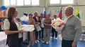 В посёлке Малороссийском на избирательном участке № 5106 поздравили с Днём рождения члена УИК Викторию Руденко