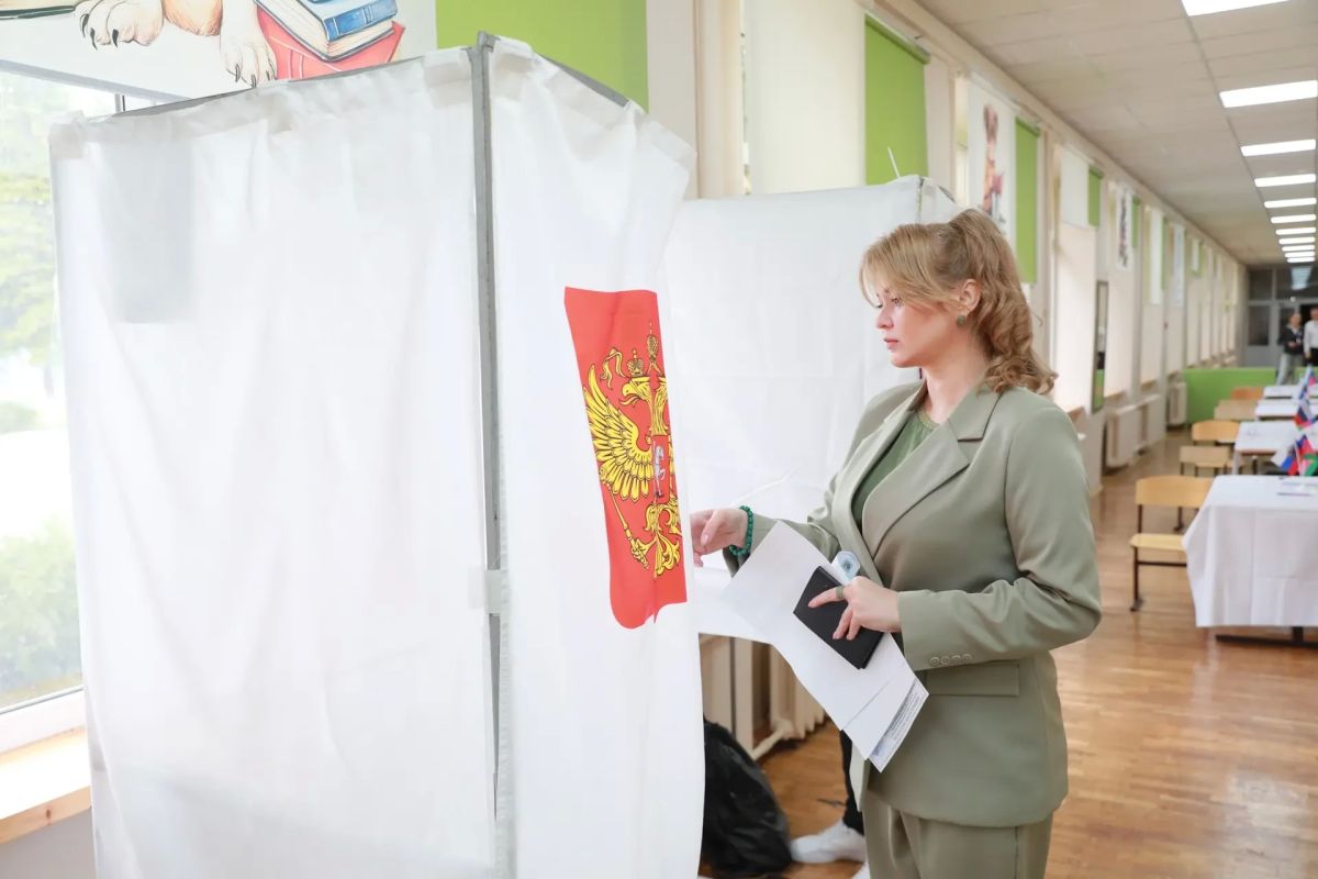 Руководители органов власти социального блока Кубани проголосовали в первый день выборов депутатов Госдумы девятого созыва