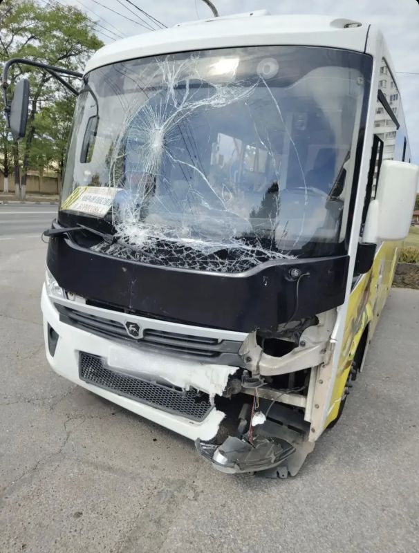 В ДТП с участием двух автобусов пострадали 5 человек