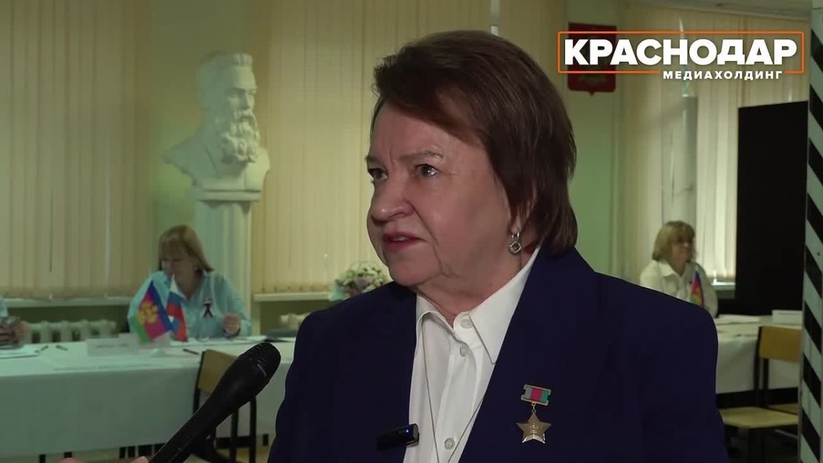 Любовь Попова проголосовала на своём участке