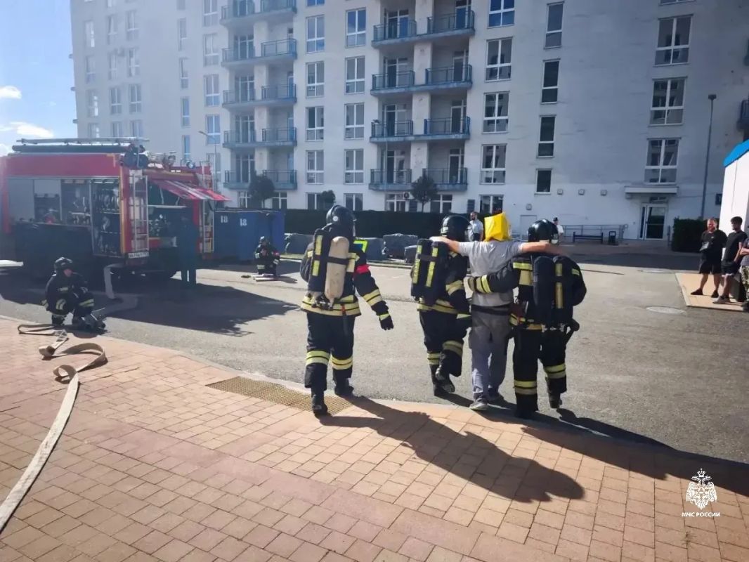 Слаженность в действии: пожарнотактическое занятие на объекте в Сириусе