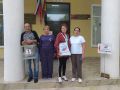 ЧЛЕНЫ ИЗБИРАТЕЛЬНЫХ КОМИССИЙ ПОМОГАЮТ ПРОГОЛОСОВАТЬ НА ДОМУ