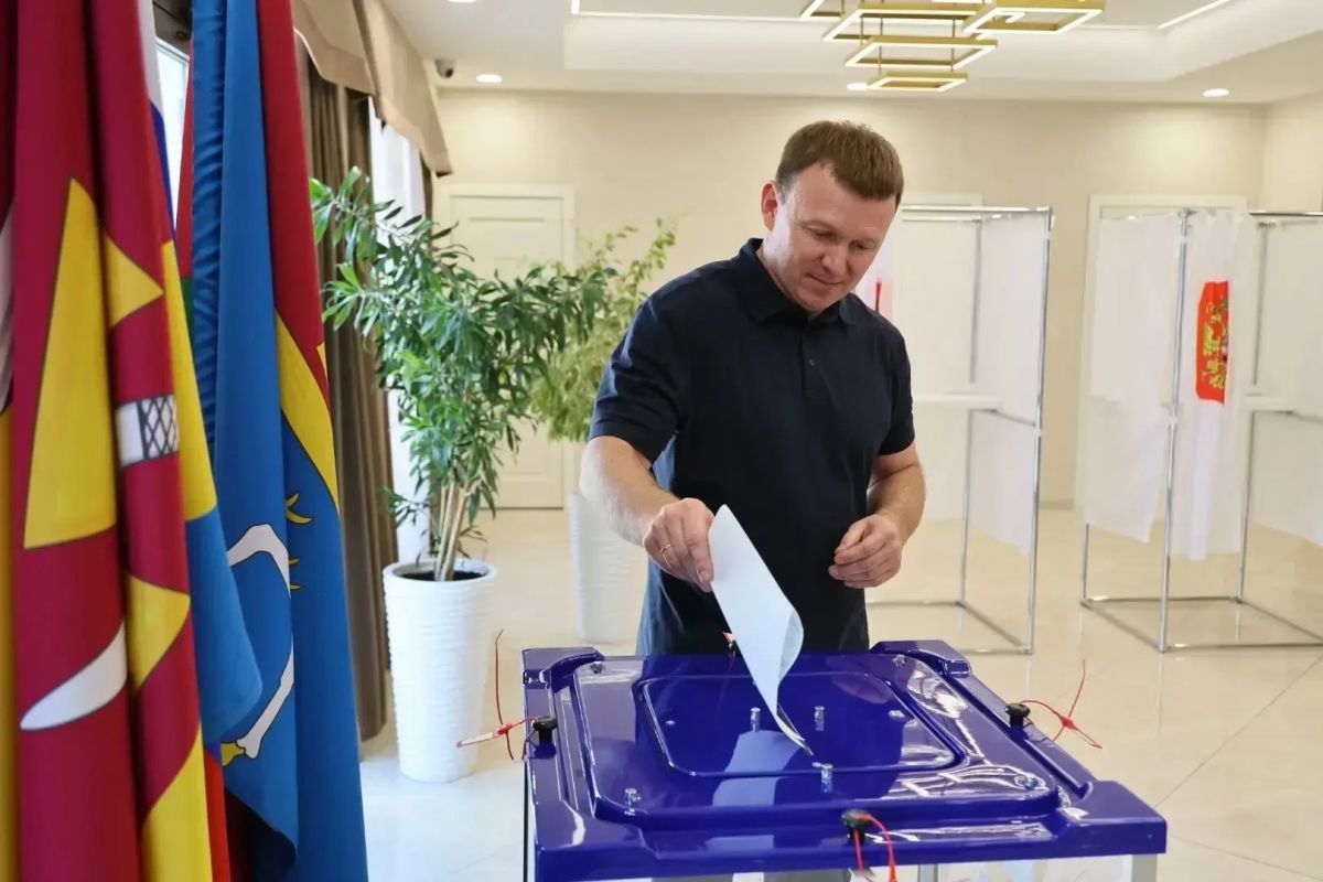 Заместитель губернатора Краснодарского края Евгений Пергун проголосовал на выборах депутатов Государственной Думы