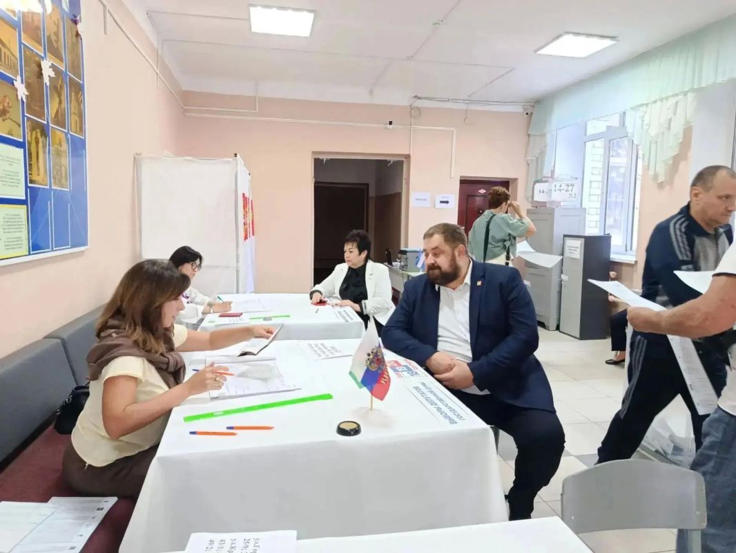 Председатели территориальных избирательных комиссий проголосовали на выборах депутатов Госдумы