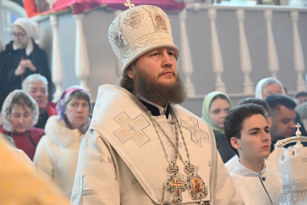 Глава Ейского района Роман Бублик поздравил епископа Ейского и Тимашевского Серафима с днём рождения