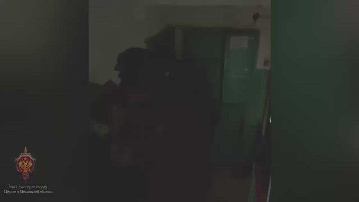 Мужчину, который планировал взорвать автомобиль чиновника в Москве, задержали