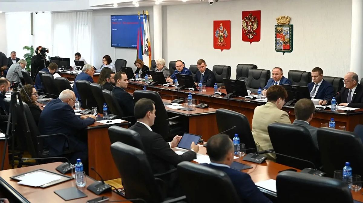На очередном XVIII заседании городской Думы Краснодара восьмого созыва представили депутатов, избранных в результате довыборов по двум одномандатным избирательным округам - №28 и №38