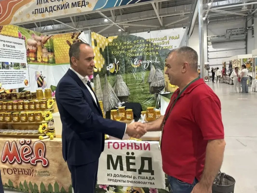Алексей Богодистов: Вместе с делегацией Геленджика принимаем участие в работе «Кубанской ярмарки» в Краснодаре