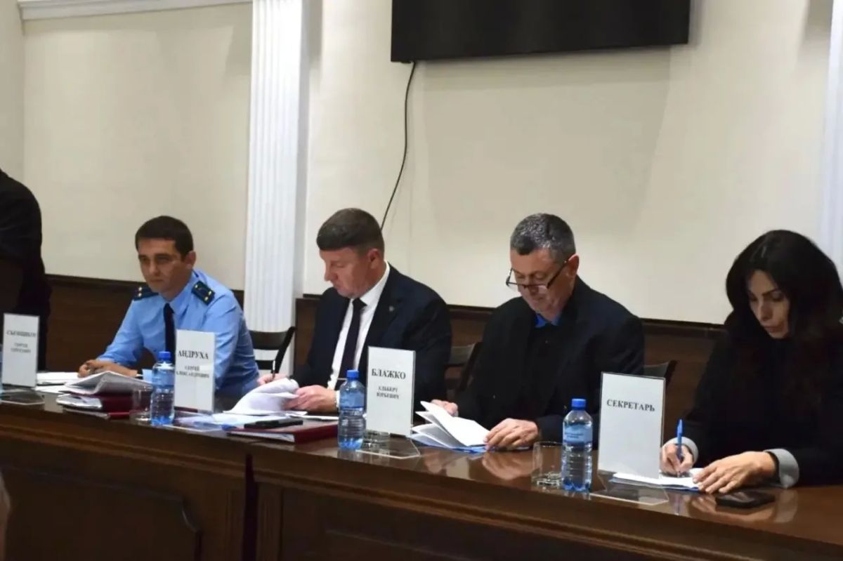 Заместитель прокурора Апшеронского района Сергей Съемщиков принял участие в сессии Совета Апшеронского городского поселения