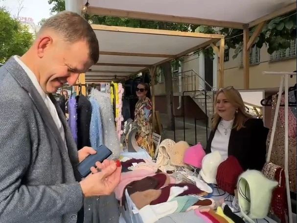 В Краснодаре работает ярмарка в честь 233-летия города