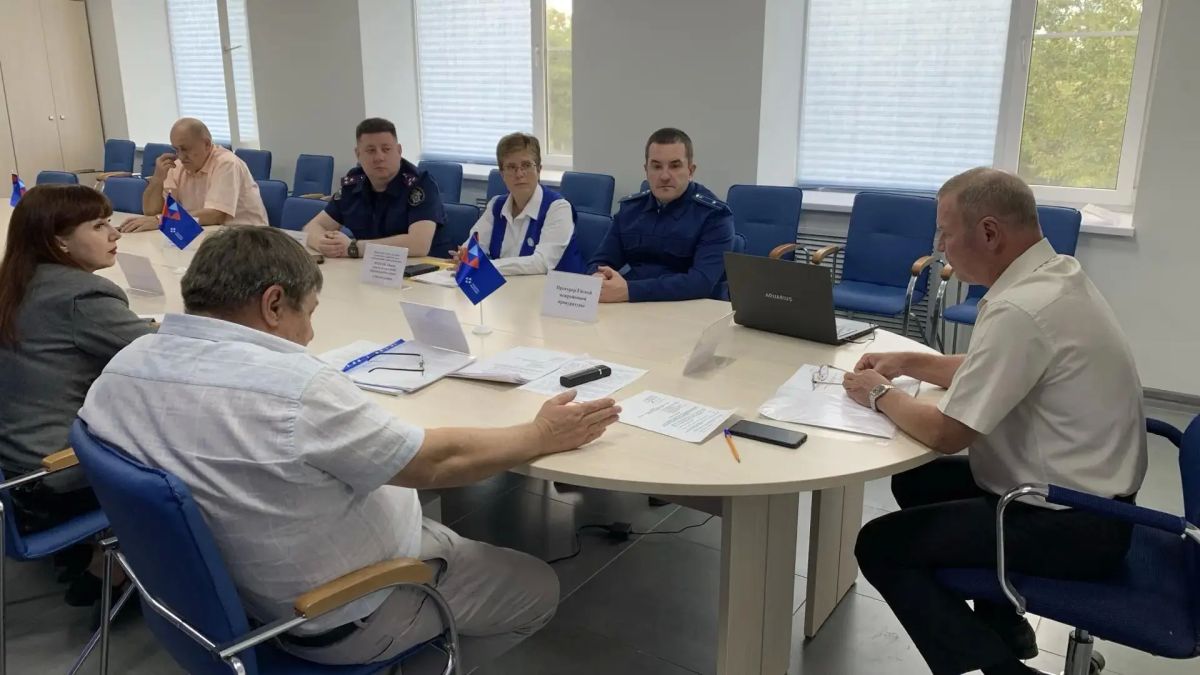 Работники Ейской межрайонной прокуратуры приняли участие в заседании Ейского районного Координационного Совета по обеспечению безопасности труда