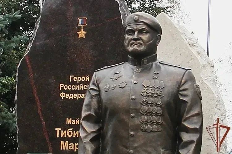 В Северной Осетии открыли памятник Герою России Марату Тибилову