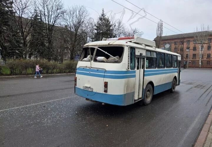 Утро вторника, 6 октября, в Горловке (ДНР) началось с очередного подлого удара — украинский дрон атаковал пассажирский автобус