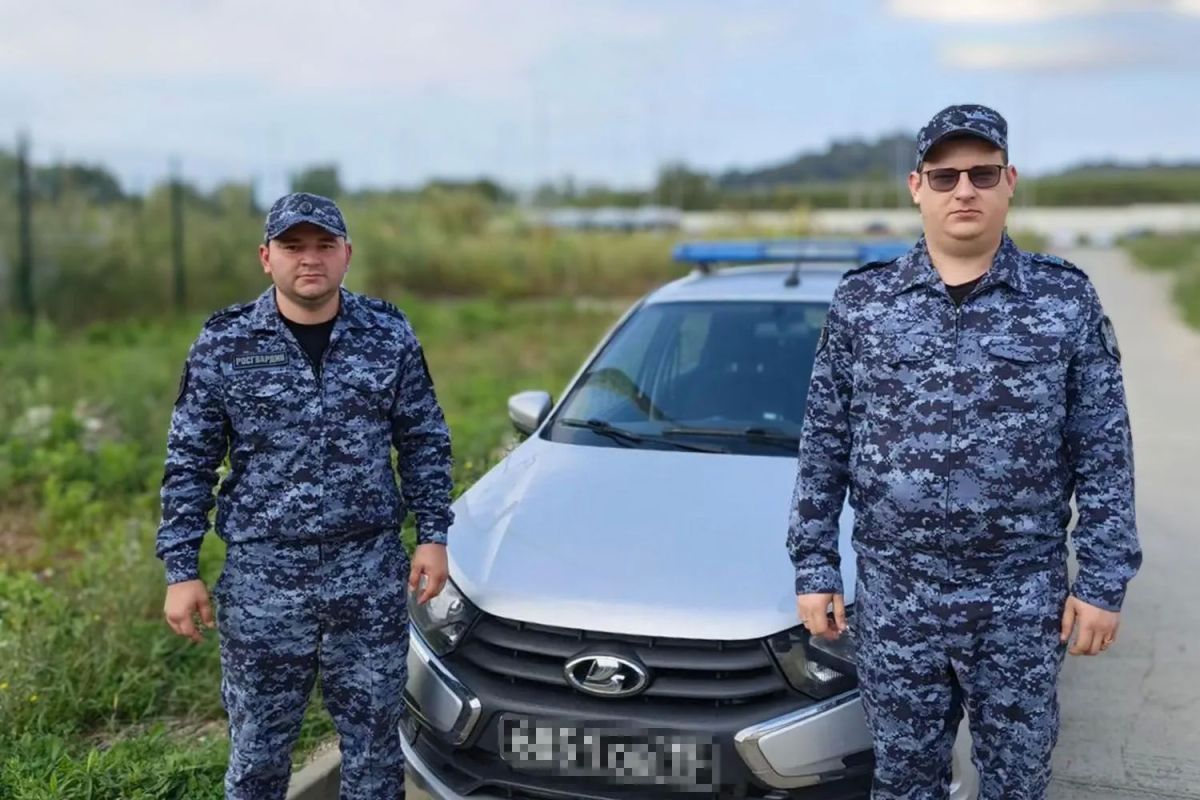 Сотрудники Росгвардии помогли пострадавшей в ДТП жительнице Сочи