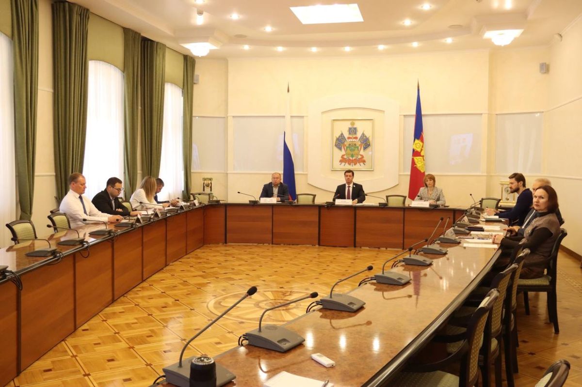 Зампредседателя краевого парламента Сергей Болдин провел заседание рабочей группы комитета по вопросам имущественных и земельных отношений