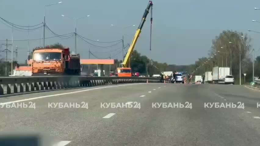 Фура попала в аварию под Армавиром