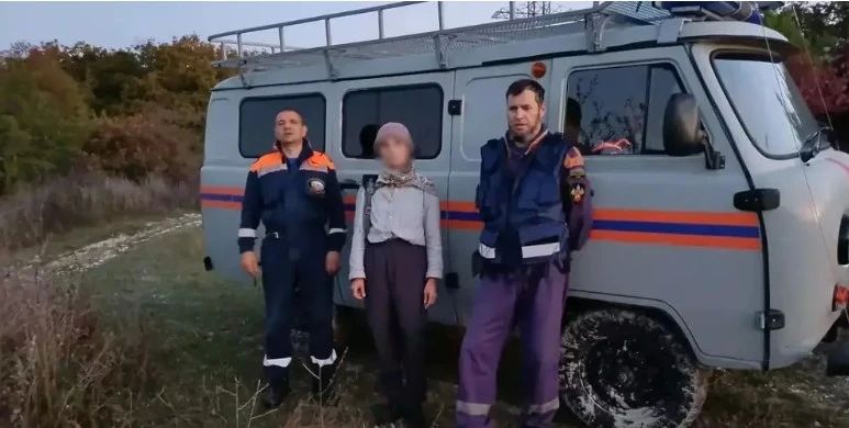 Спасатели всю ночь искали туристку, заблудившуюся под Геленджиком