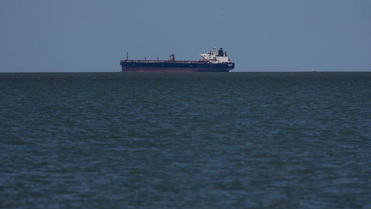 Оперштаб: В Новороссийске обнаружены незначительные выбросы нефтепродуктов