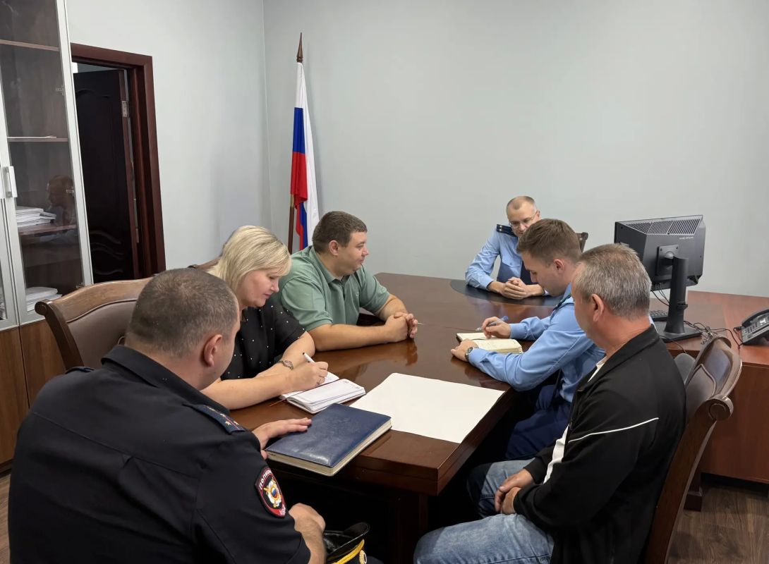 Прокуратурой Староминского района проведено межведомственное совещание после размещенной в сети Интернет информации о нападении волков на домашних животных