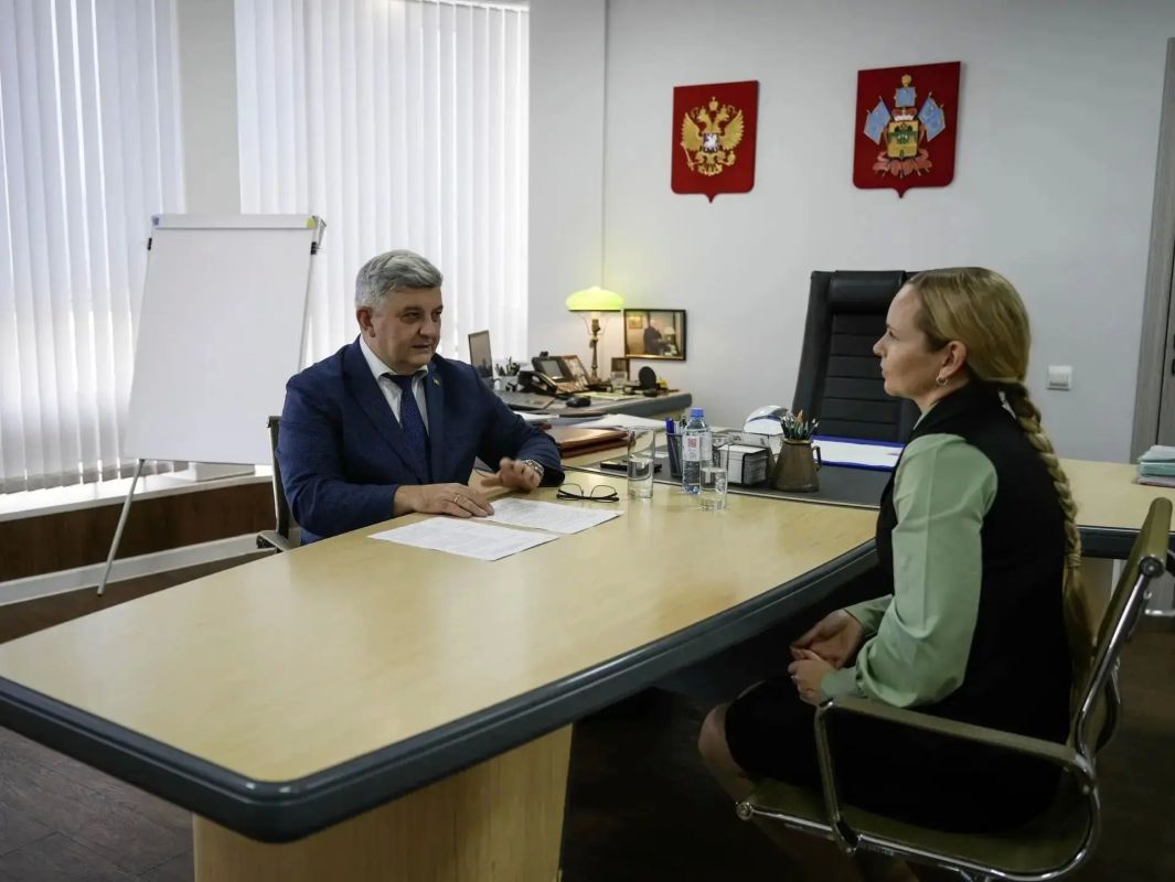 Сегодня встретился с призером Всероссийского конкурса «Мастер года – 2026» Бондарь Анастасией Андреевной, преподавателем Анапского сельскохозяйственного техникума