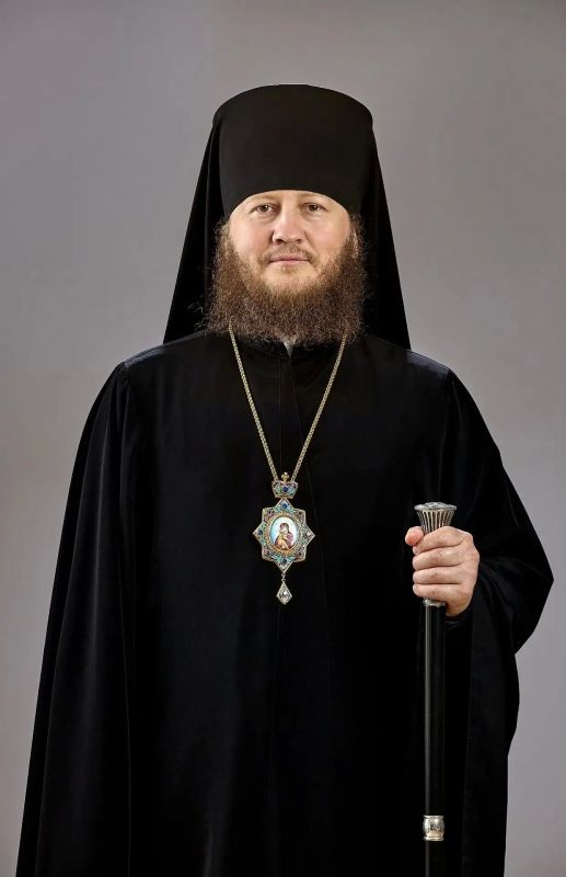 Дорогие братья и сестры! Примите сердечные поздравления с праздником Покрова Пресвятой Богородицы!