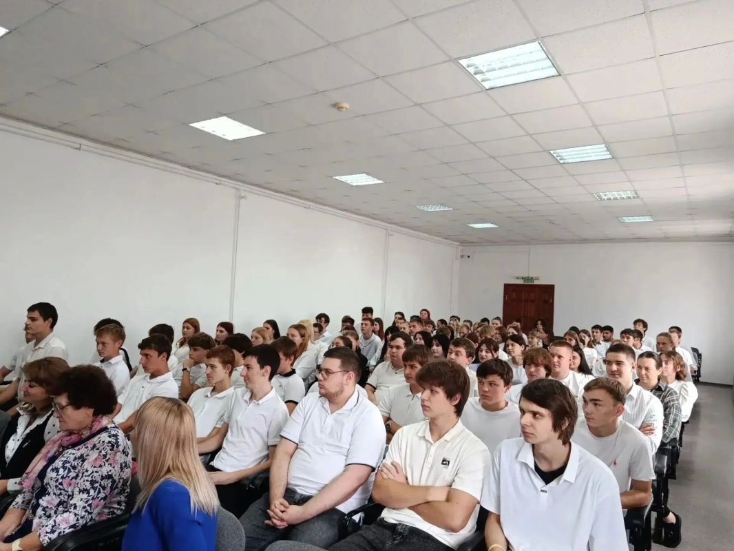 Профилактика начинается с диалога: встреча в Лабинском социальнотехническом техникуме