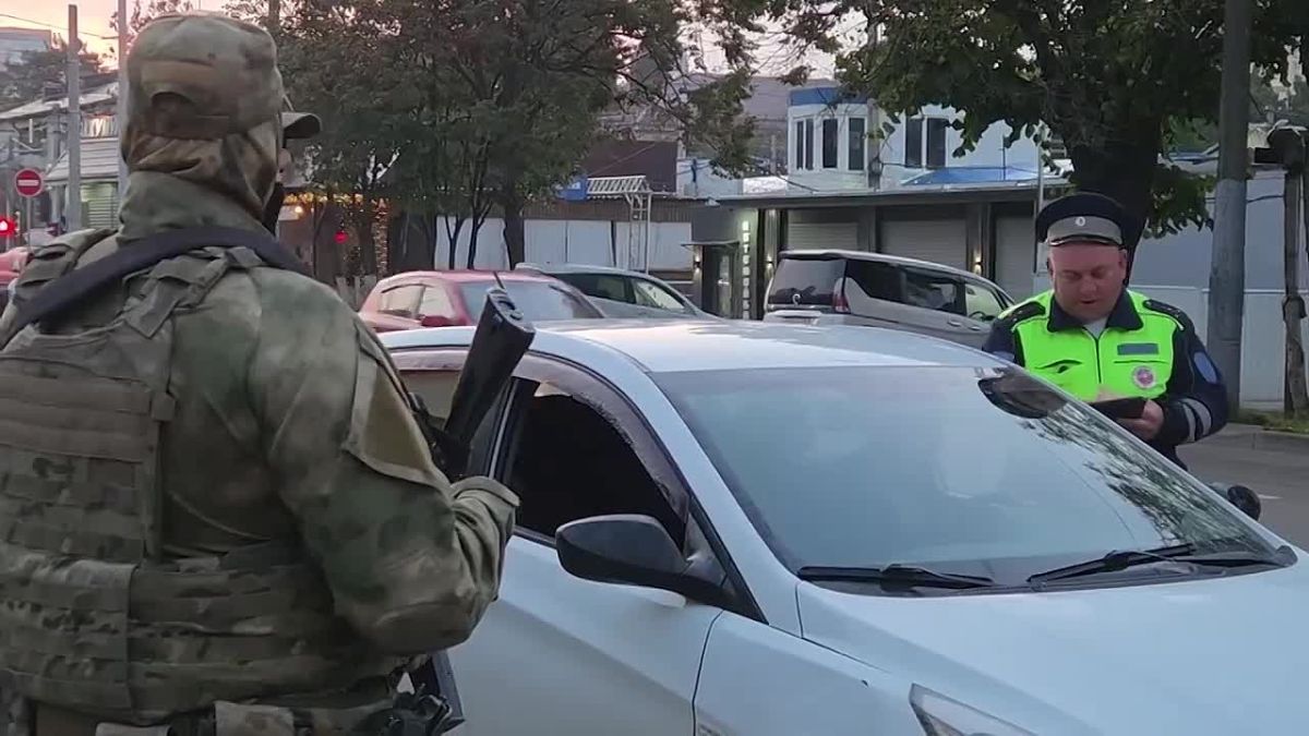 Безопасность прежде всего! Краснодарские полицейские провели профилактические рейды на территории микрорайона «Авиагородок»