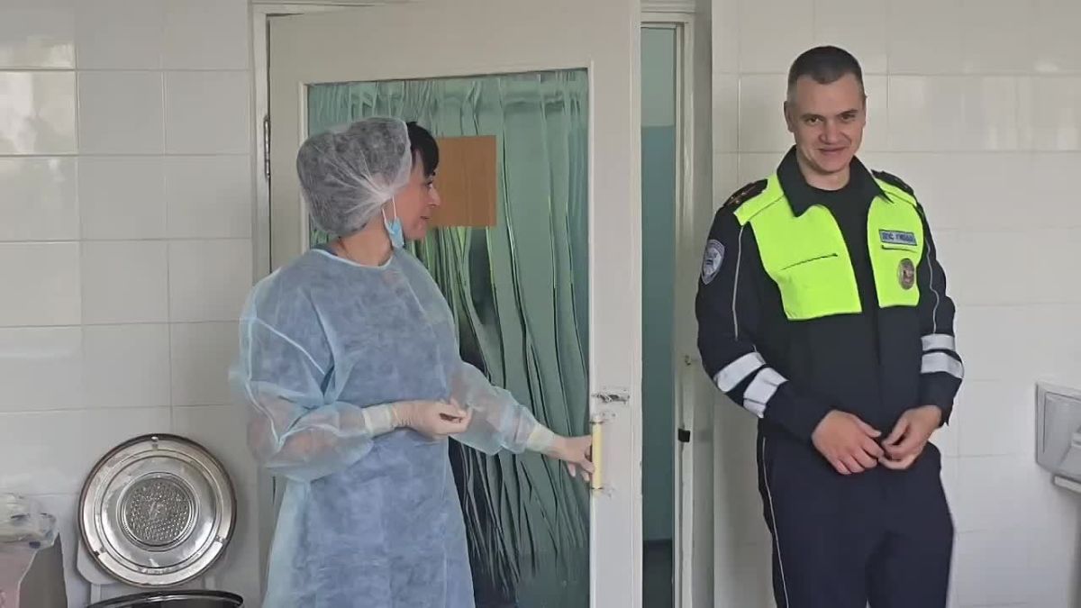 Капля крови — ради жизни. Сегодняшнее утро каневские полицейские начали с похода в отделение переливания крови районной больницы