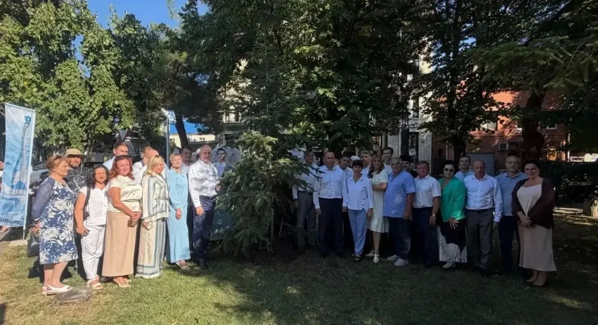Алексей Богодистов: Вместе с жителями, молодёжью и городским активом продолжаем озеленять Геленджик