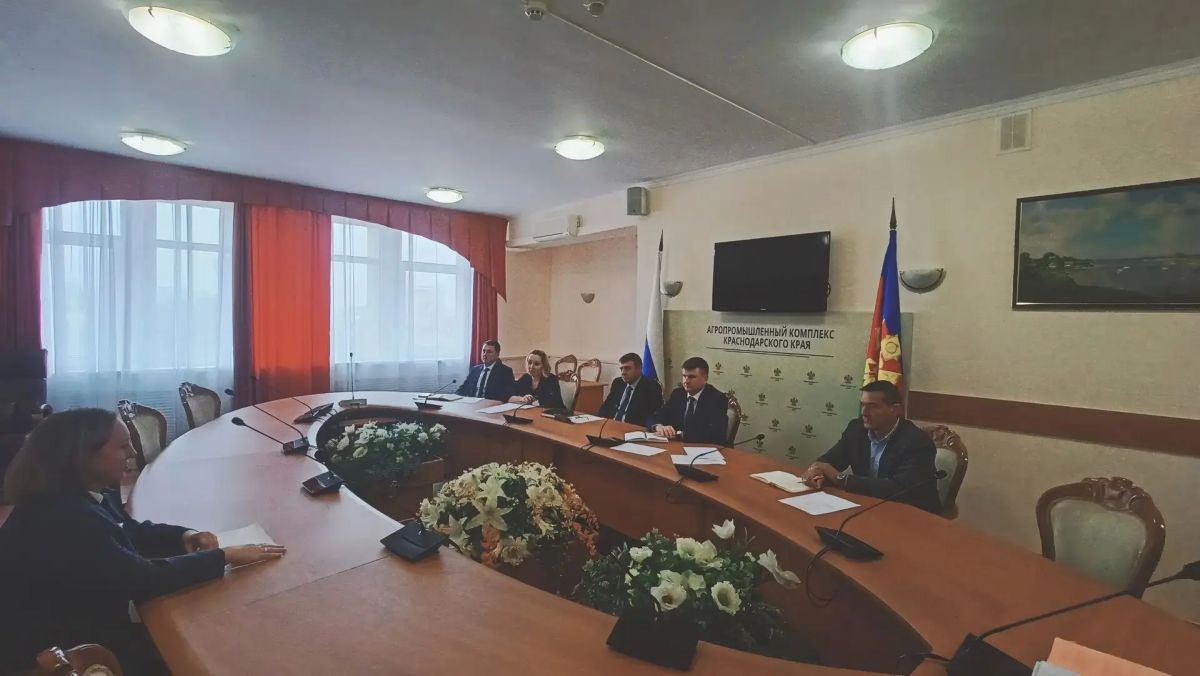 Руководитель департамента ветеринарии Краснодарского края Роман Кривонос оценил профессиональную пригодность начальников госучреждений Староминского и Абинского районов