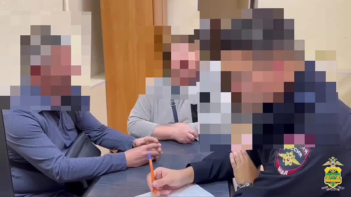 Почти полмиллиона рублей удалось сохранить полиции и сотрудникам банка в Ейском районе