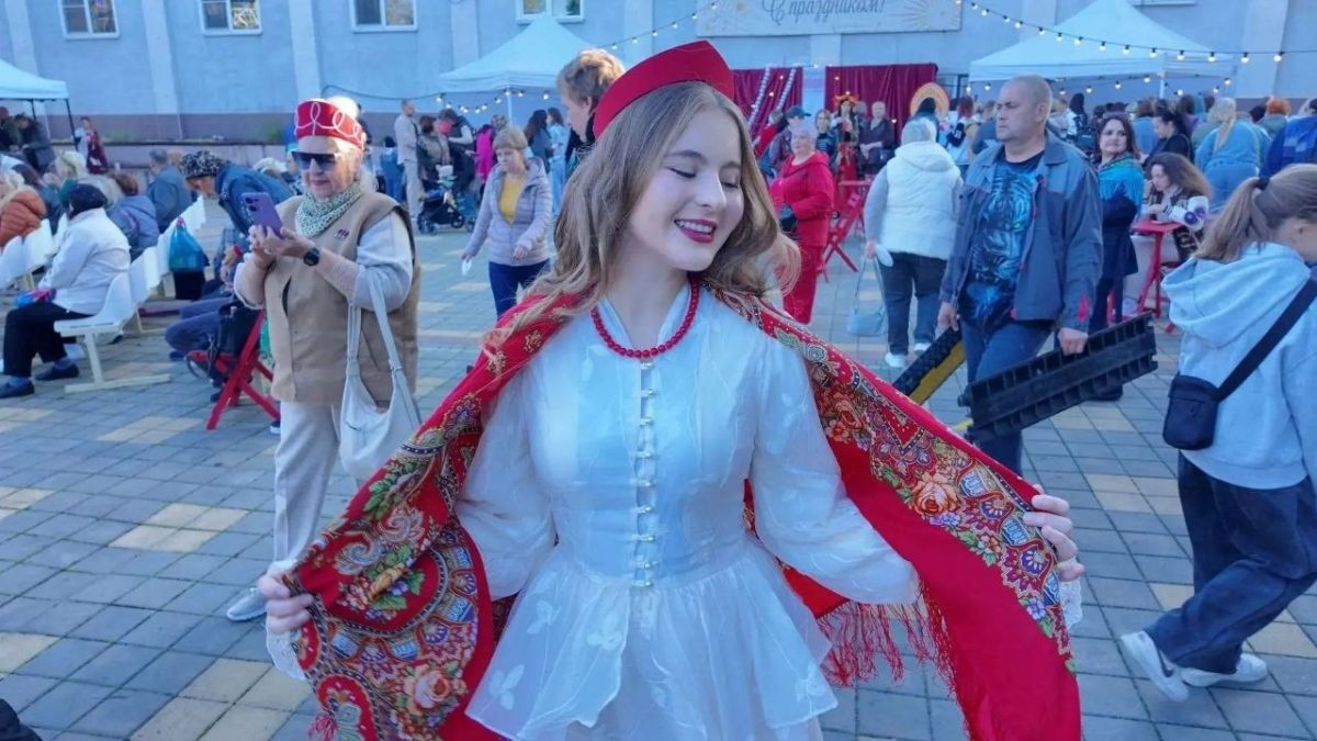 «Русская краса Армавира» блистает на сцене городского парка