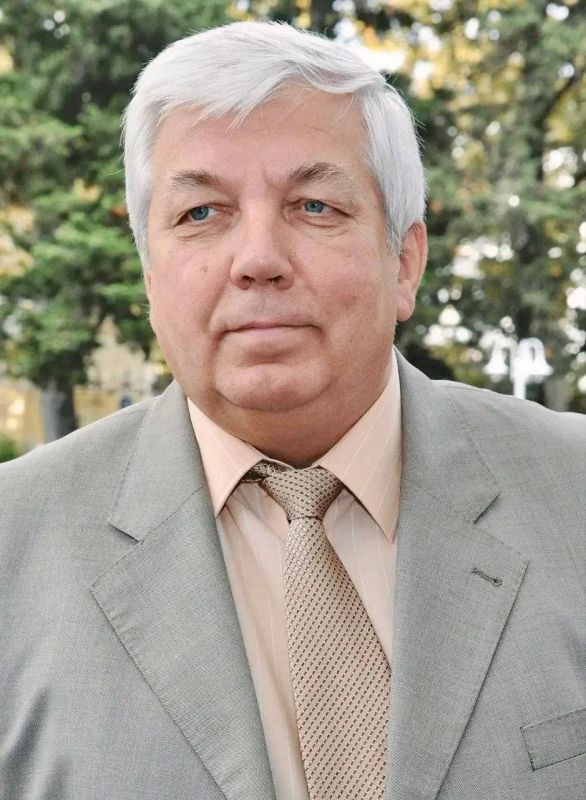 Сегодня свой день рождения отмечает Почетный гражданин города Сочи, Герой труда Кубани, ветеран санаторно-курортной отрасли города Сочи Михаил Миленин